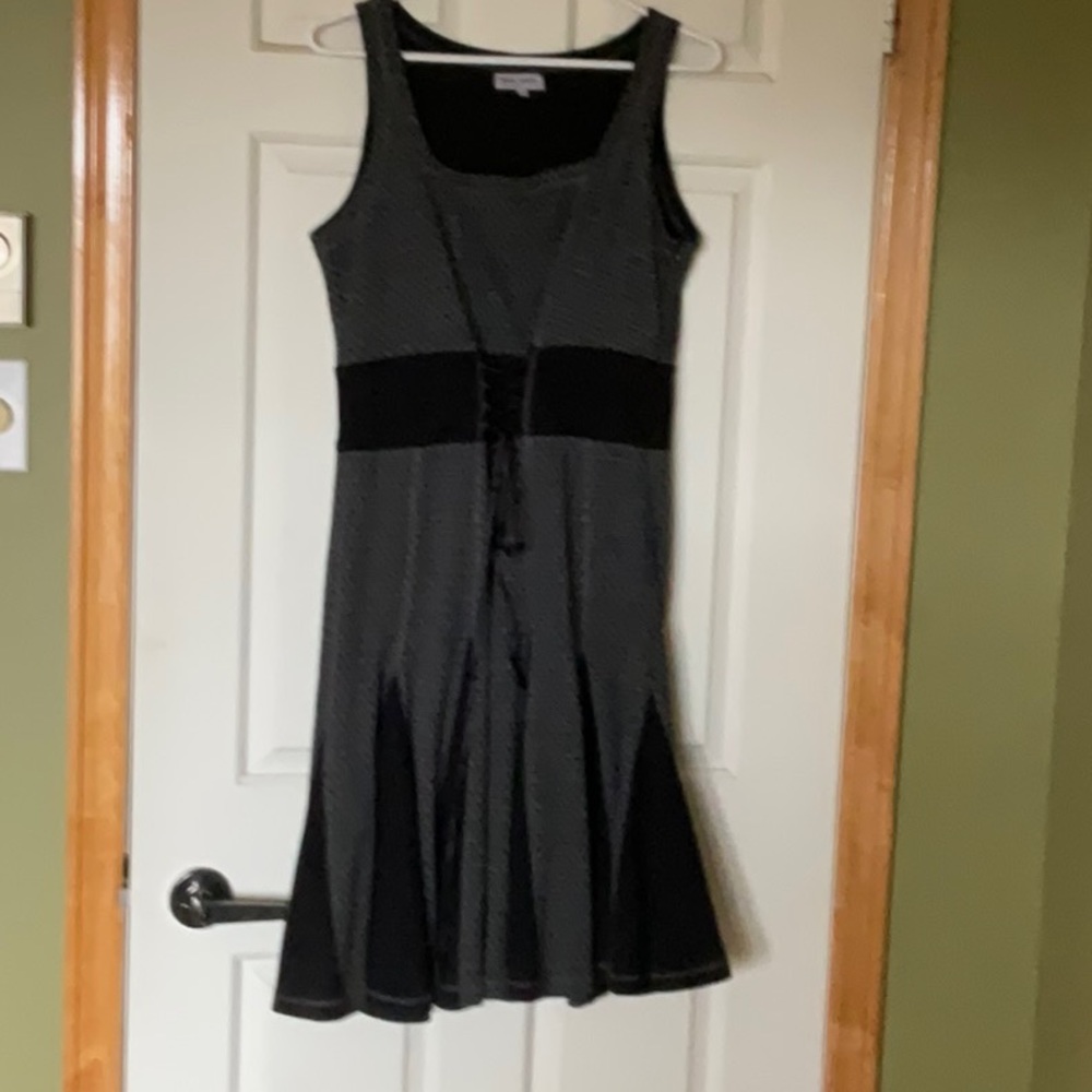 Beautiful and flattering dress
